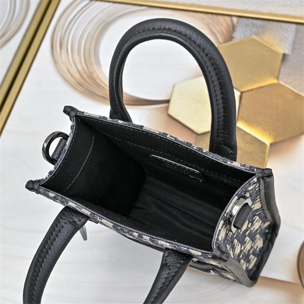 実用性抜群 縦型ミニショルダーバッグ 軽量 DIOR ディオール コピー