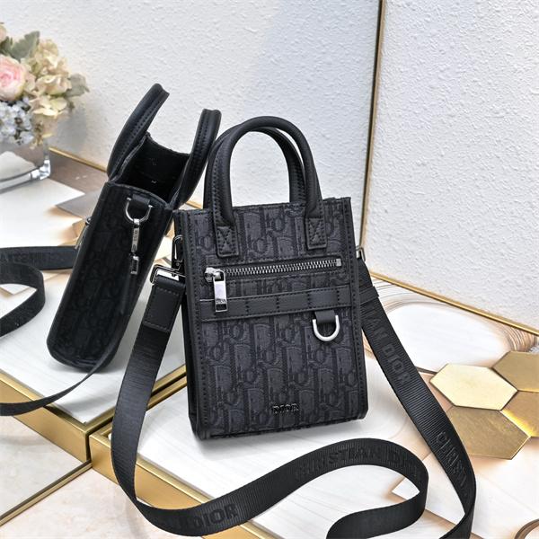 実用性抜群 縦型ミニショルダーバッグ 軽量 DIOR ディオール コピー