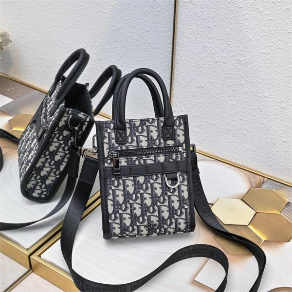 実用性抜群 縦型ミニショルダーバッグ 軽量 DIOR ディオール コピー