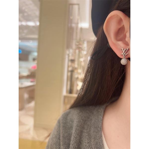 ☆ルイヴィトンピアスコピー2026新作 アクセサリーお洒落コーディネート大人気ファッション