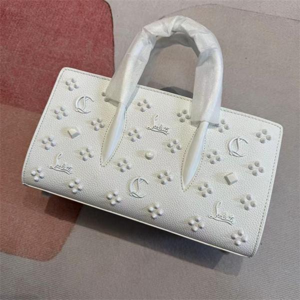 クリスチャンルブタン Christian Louboutin 激安 ホワイト スタッズ ハンドバッグ トート型 レザー チェーン付き
