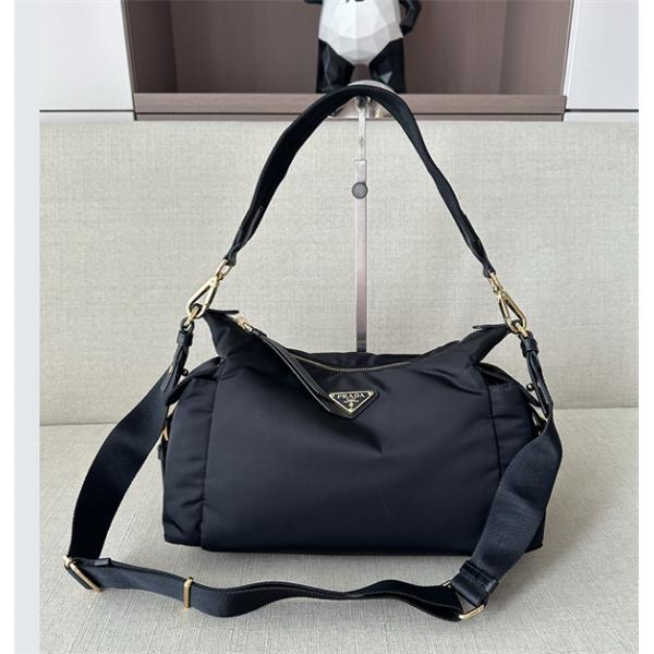 大容量❤Prada Explore プラダショルダーバッグ スーパーコピー26SS  トレンド最新アイテム