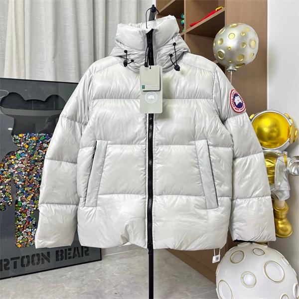 Canada Goose カナダグース コピー ダウンジャケット ホワイト 人気カラー 即完売モデル 高保温