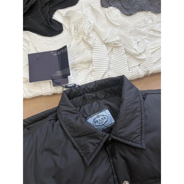 冬モデル PRADA プラダ コピー ダウンジャケット ライトグレー 希少 入手困難