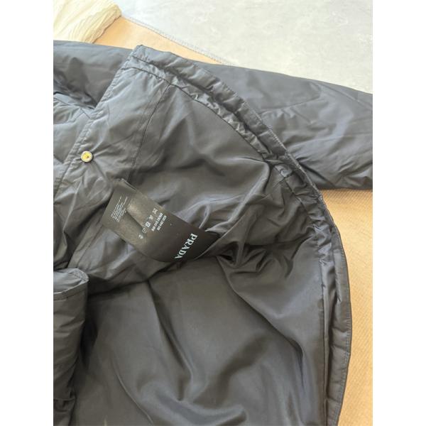 冬モデル PRADA プラダ コピー ダウンジャケット ライトグレー 希少 入手困難