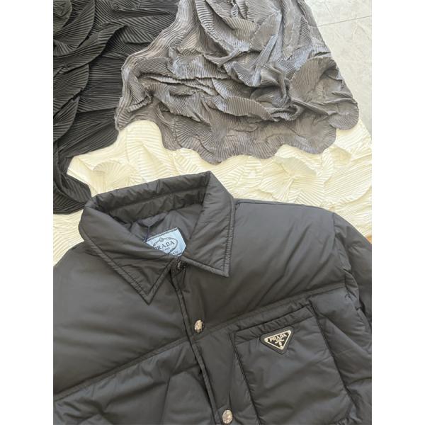 冬モデル PRADA プラダ コピー ダウンジャケット ライトグレー 希少 入手困難