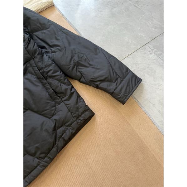 冬モデル PRADA プラダ コピー ダウンジャケット ライトグレー 希少 入手困難