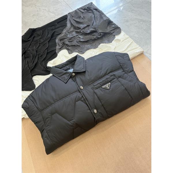 冬モデル PRADA プラダ コピー ダウンジャケット ライトグレー 希少 入手困難