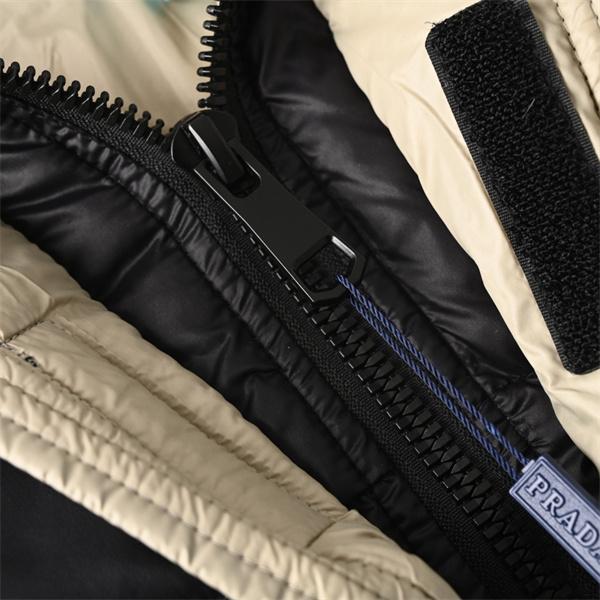 PRADA プラダ コピー ダウンジャケット カモ柄 話題 多機能 実用性抜群