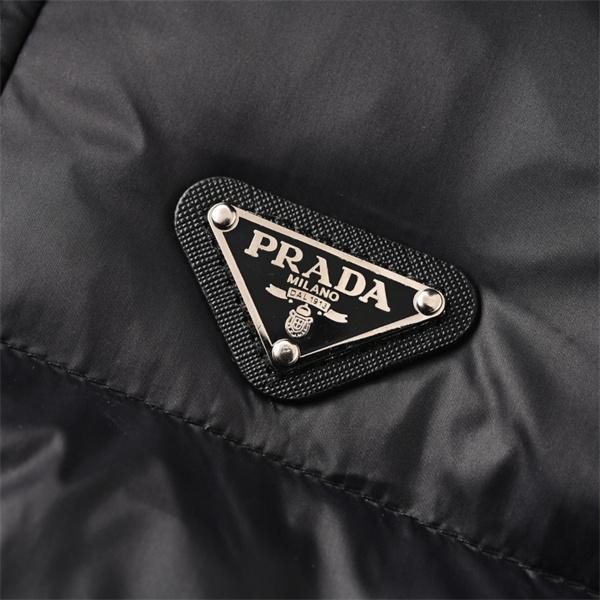 PRADA プラダ コピー ダウンジャケット カモ柄 話題 多機能 実用性抜群