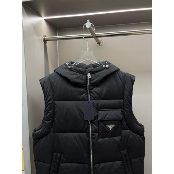 2026新着 PRADA プラダ コピー ダウンベスト ブラック 注目 実用性抜群