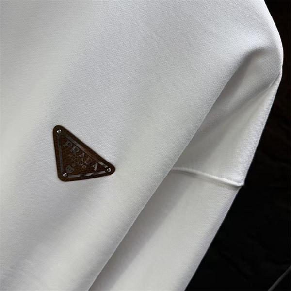 冬モデル パーカー ブラック プレミアム シンプル PRADA プラダ コピー