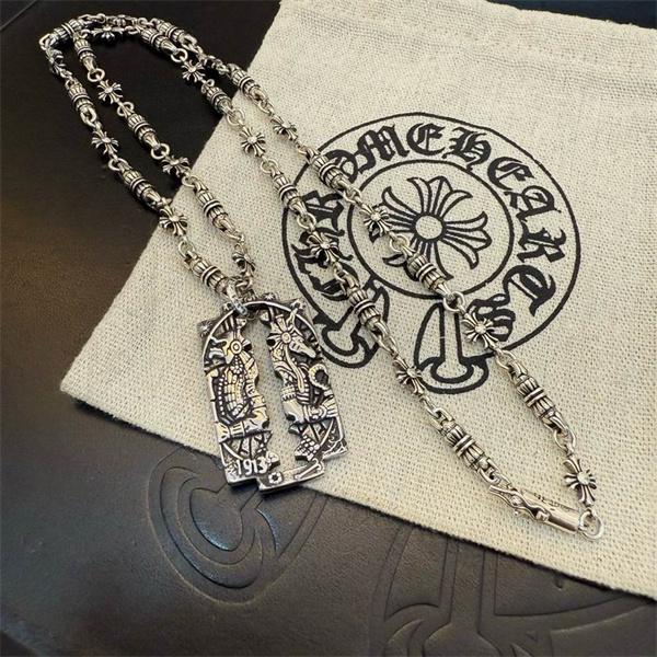 CHROME HEARTS クロムハーツ コピー 新登場 ゴシック調クロスネックレス 重厚 話題沸騰