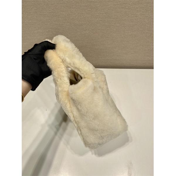 可愛い☆1BA349プラダハンドバッグコピー2026最新コレクションふわふわ人気