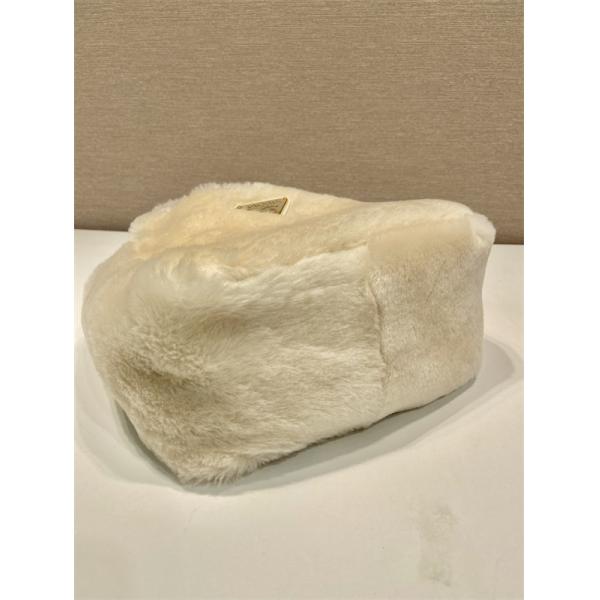 可愛い☆1BA349プラダハンドバッグコピー2026最新コレクションふわふわ人気