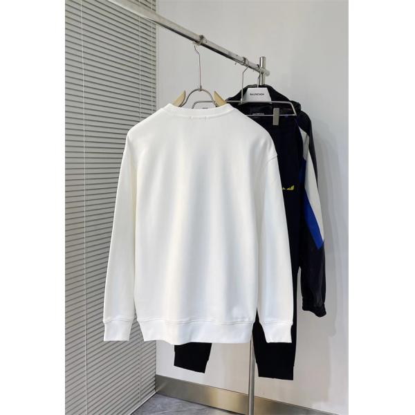 アルマーニ トレーナーコピーブラック通勤通学お勧めアイテム