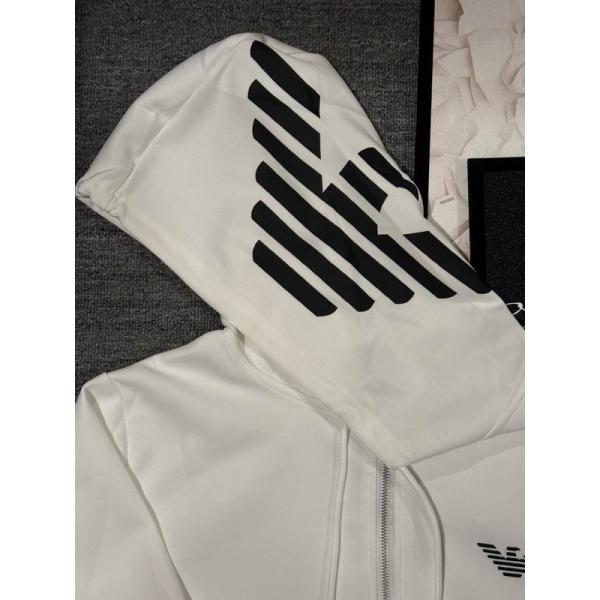 簡単にコーデをおしゃれに演出 アルマーニジップアップコピー 落ち着いた秋冬の雰囲気に演出 ARMANI 激安(日本最大級)