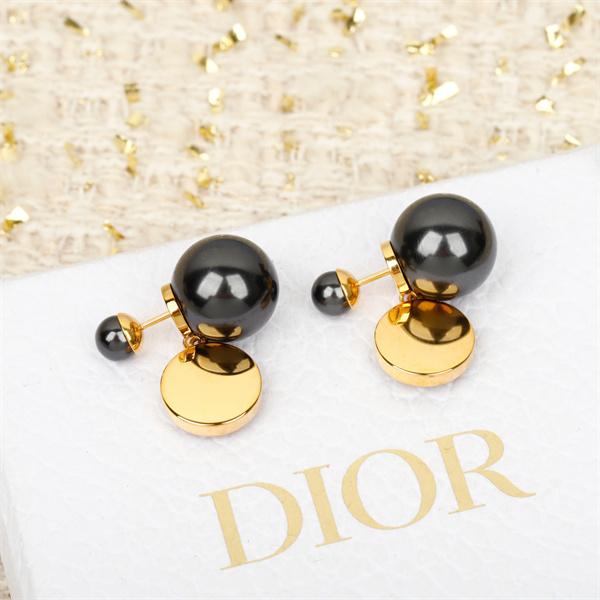 ディオールピアスコピー 2026秋冬の必需品 DIOR ナチュラルコーデに使いやすい 激安(日本最大級)