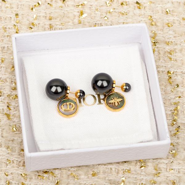 ディオールピアスコピー 2026秋冬の必需品 DIOR ナチュラルコーデに使いやすい 激安(日本最大級)