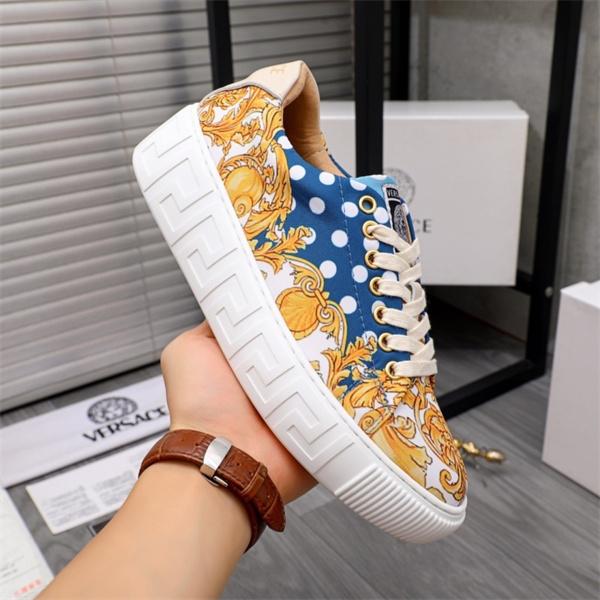 カジュアルシューズ 足馴染みのいい VERSACE ヴェルサーチスニーカーコピー スタイリッシュな印象ブランド コピー 激安(日本最大級)