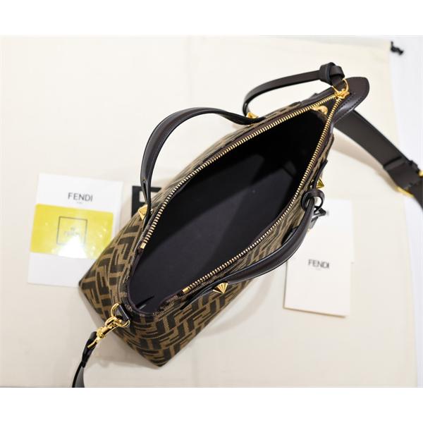 SALENo1完売人気   フェンディハンドバッグコピー2025-26最新 FENDI激安(日本最大級)