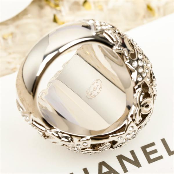 シャネル指輪コピー 簡単に秋冬の季節感をアップ  激安(日本最大級)