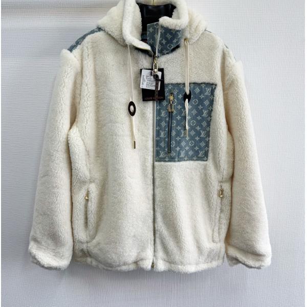 簡単にコーデをおしゃれにルイ ヴィトン ジャケットコピー秋冬...