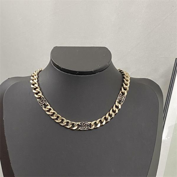 夏の定番スタイルをアップ   2026SSコレクションに新着シャネルネックレスコピー 激安(日本最大級)