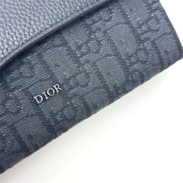 2026ディオール長財布コピー DIOR 季節感溢れる秋らしいコーデ 激安(日本最大級)