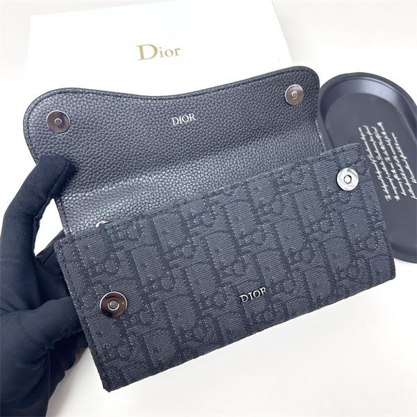 2026ディオール長財布コピー DIOR 季節感溢れる秋らしいコーデ 激安(日本最大級)