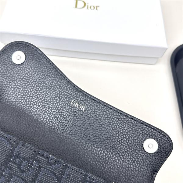 2026ディオール長財布コピー DIOR 季節感溢れる秋らしいコーデ 激安(日本最大級)