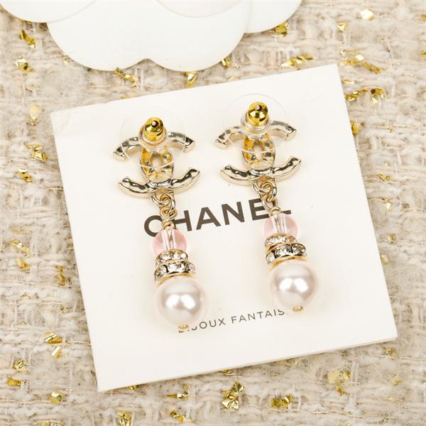モードな雰囲気  ファッション度アップ  秋冬新作品シャネルピアスコピー 激安(日本最大級)