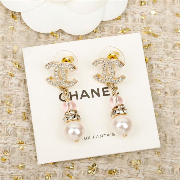 モードな雰囲気  ファッション度アップ  秋冬新作品シャネルピアスコピー 激安(日本最大級)