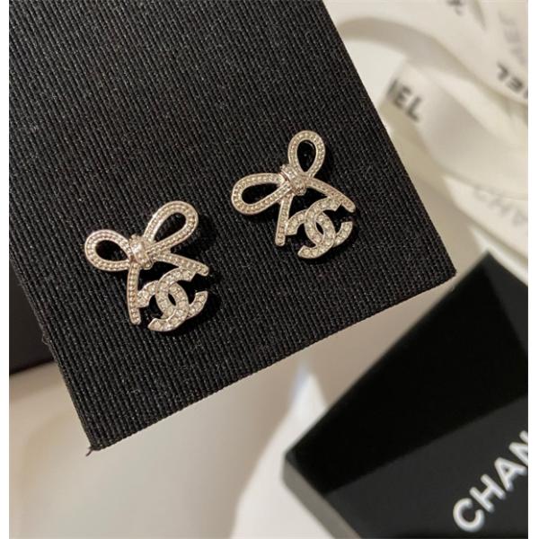 2色秋冬トレンド最前線 大活躍_シャネルピアス_ コピー 激安(日本最大級)