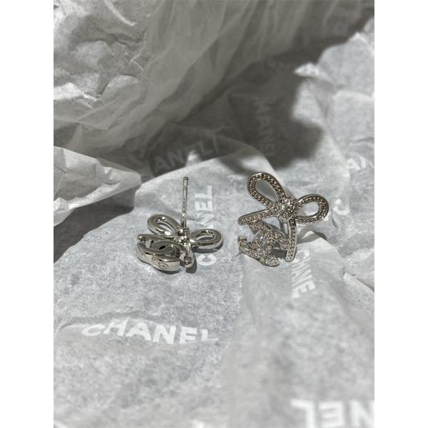 2色秋冬トレンド最前線 大活躍_シャネルピアス_ コピー 激安(日本最大級)