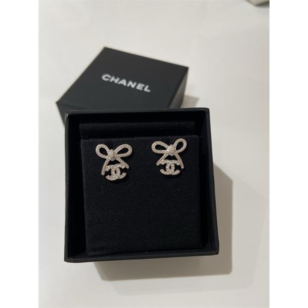 2色秋冬トレンド最前線 大活躍_シャネルピアス_ コピー 激安(日本最大級)