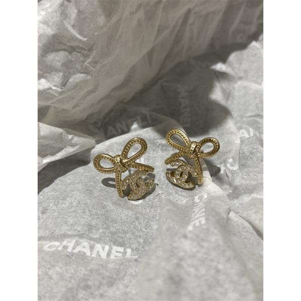 2色秋冬トレンド最前線 大活躍_シャネルピアス_ コピー 激安(日本最大級)