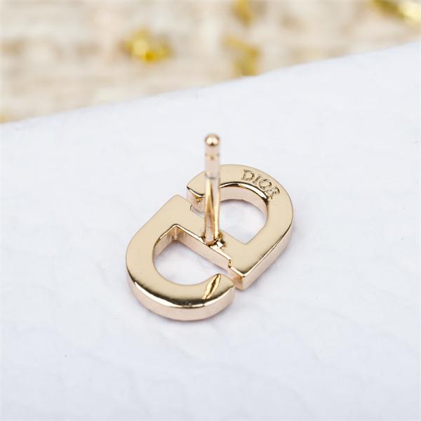 簡単にコーデをおしゃれに演出 ディオールピアス コピーDIOR 普段使いもオフィスもOK 激安(日本最大級)