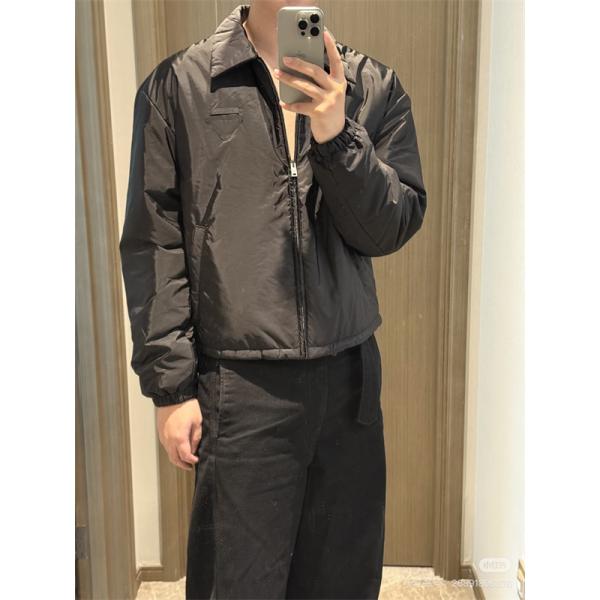 プラダ綿入りジャケットコピー2025-2026秋冬トレンドファッション通販ショッピング