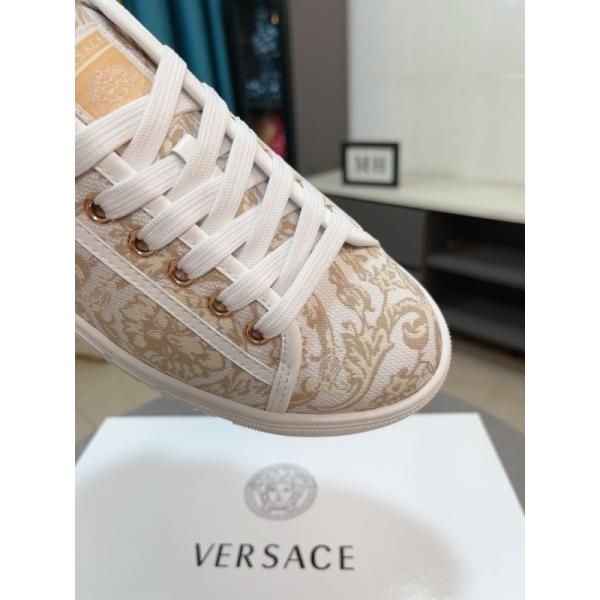 2025大好評　VERSACE-ヴェルサーチ　スニーカーコピー