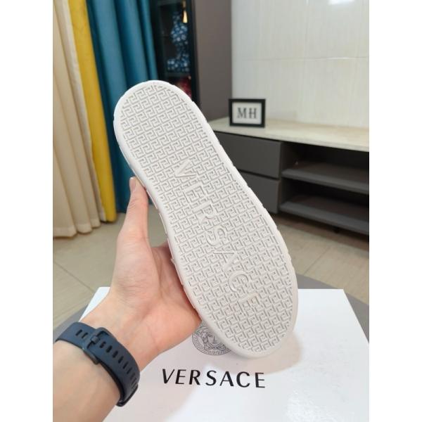 2025人気 VERSACE ヴェルサーチ カジュアルシューズ コピーこれからの季節大活躍_ 激安(日本最大級)
