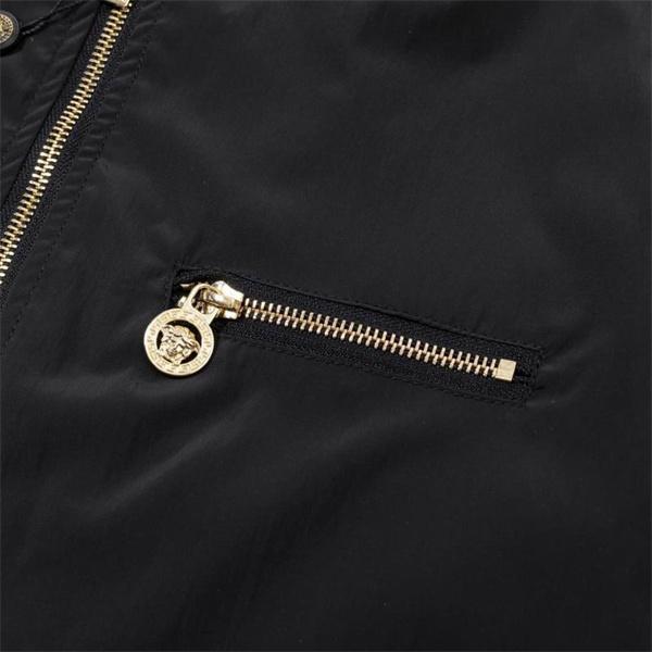 VERSACE ヴェルサーチジャケットコピー大人っぽさがアップする エレガンスな雰囲気に_ブランド コピー 激安(日本最大級)