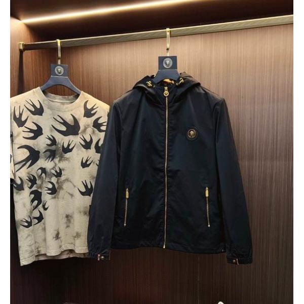 トレンド感のある 必須アイテム 超激得格安 ヴェルサーチ ジ...