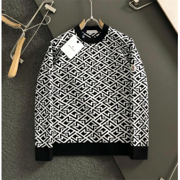 落ち着いた秋冬ファッション 2025-26着こなし モンクレ...