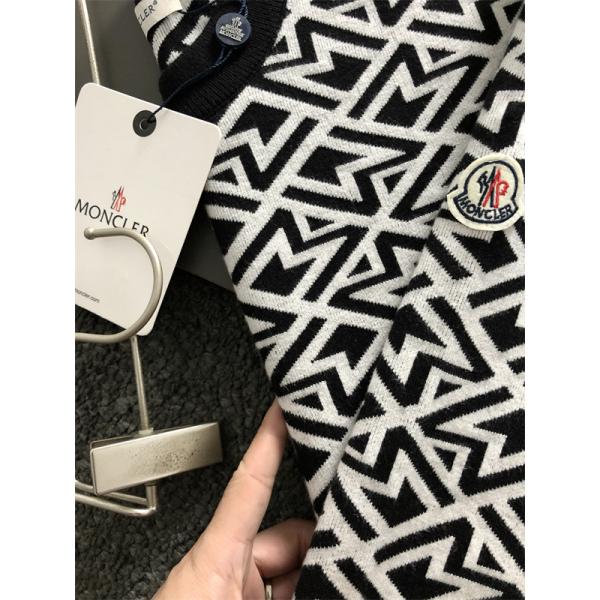 落ち着いた秋冬ファッション 2025-26着こなし モンクレール セーターコピーMONCLER 激安(日本最大級)