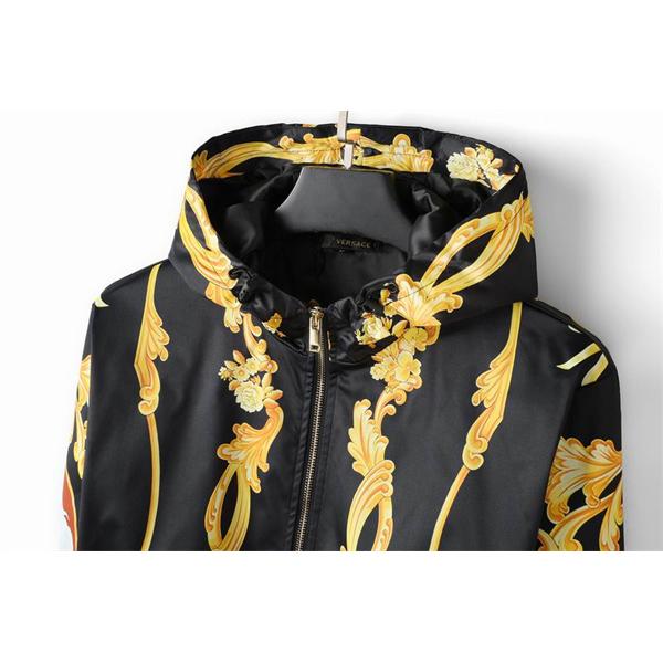 ナチュラルコーデに使いやすい ヴェルサーチジャケットコピー VERSACE _ブランド コピー 激安(日本最大級)