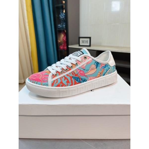 お色味たくさん 大人で素敵 2色可選 ヴェルサーチスニーカーコピーVERSACE ブランド コピー 激安(日本最大級)