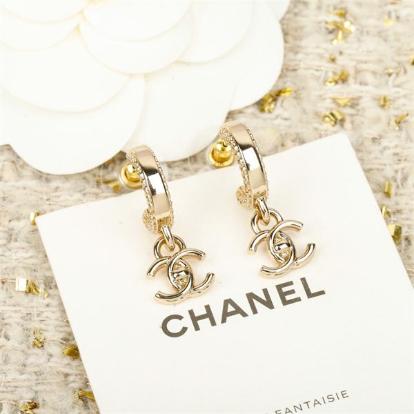 シャネルピアスコピー❤この秋におしゃれでかわいい着こなし _ブランド コピー 激安(日本最大級)