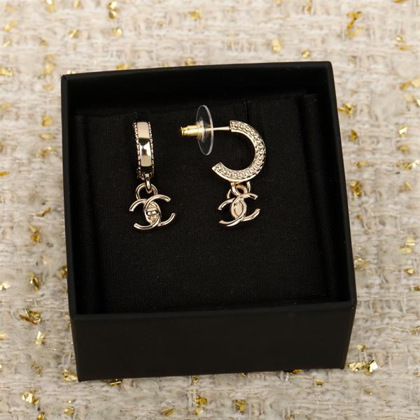 シャネルピアスコピー❤この秋におしゃれでかわいい着こなし _ブランド コピー 激安(日本最大級)