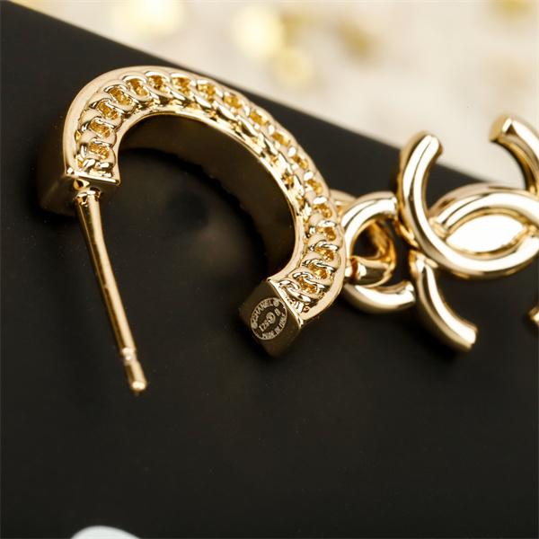 シャネルピアスコピー❤この秋におしゃれでかわいい着こなし _ブランド コピー 激安(日本最大級)